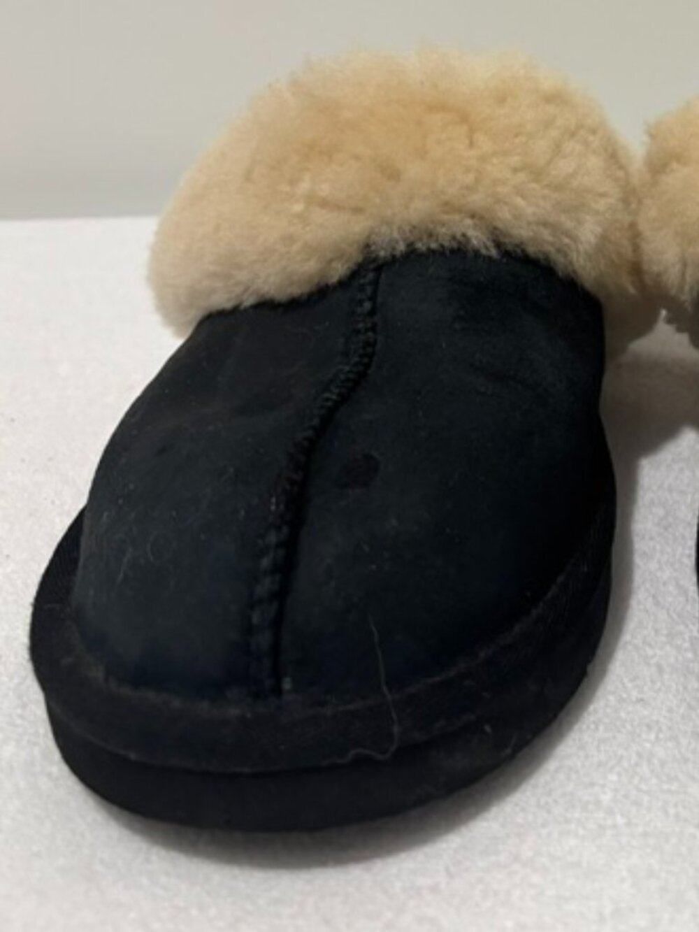 Women’s UGG Black Coquette Slip-On Slide Slippers - 8